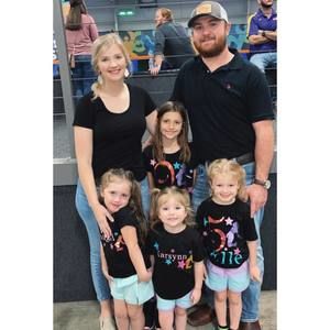 Meet your Posher, Sharae